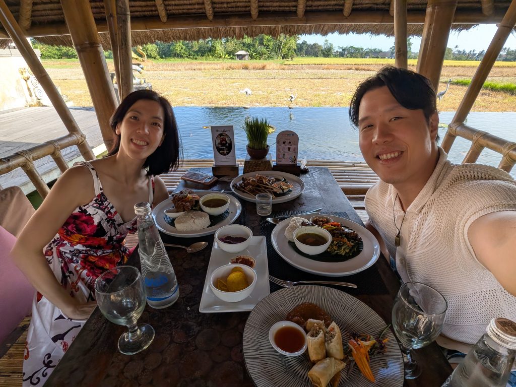 Sean and Apple lunch Bali